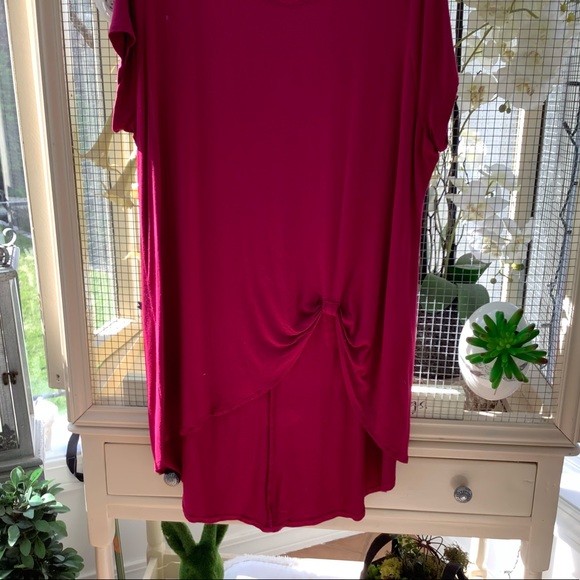 Simply Be Short Sleeve Long Hi Low T-Shirt Burgundy 1X - Picture 2 of 7